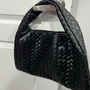 BV Hop Bag Small Woven shoulder bag small black